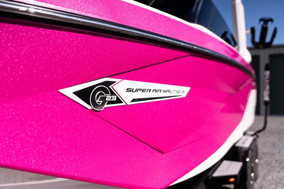 Nautique G23 bow seating